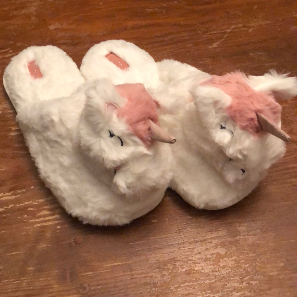 *NEW* Unicorn Slippers